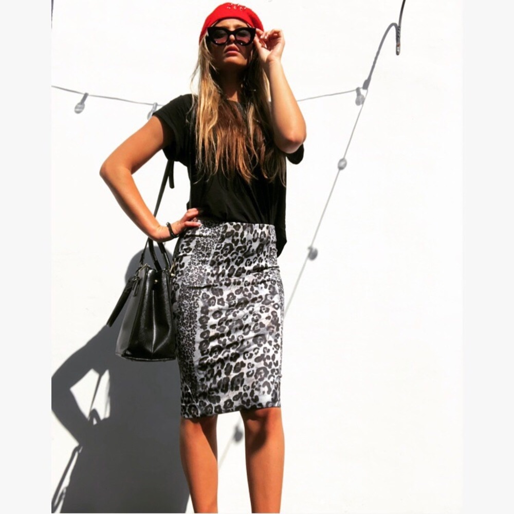 ZARA BLACK & WHITE ANIMAL PRINT PENCIL MIDI SKIRT